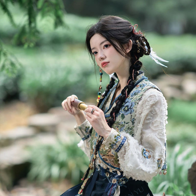 十三余小豆蔻儿[蛇沼鬼城-盗墓笔记联名] 马面裙套装新款汉服女秋|undefined