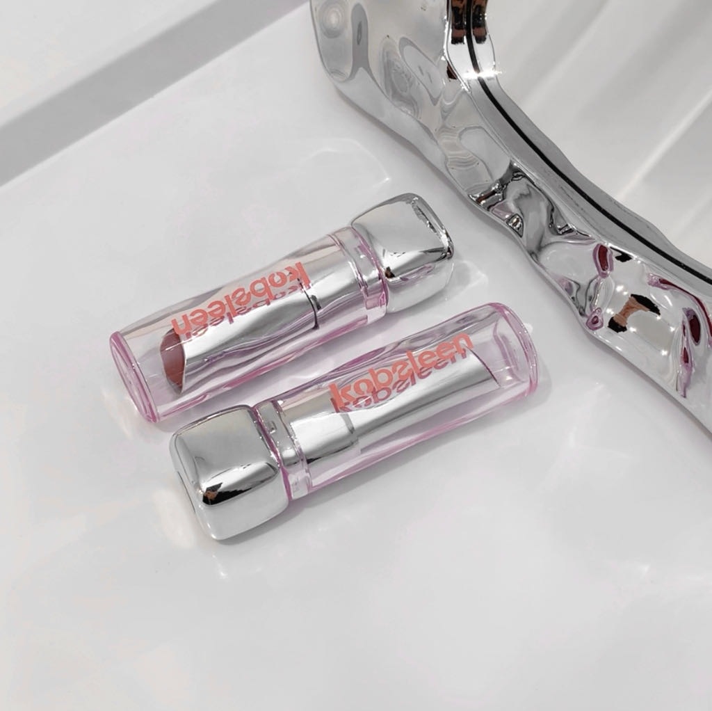kobeleen Moisturizing Lipstick, with a water-like mirror surface that is waterproof and does not fade easily, is a nude lipstick for spring and summer, suitable for students undefined
