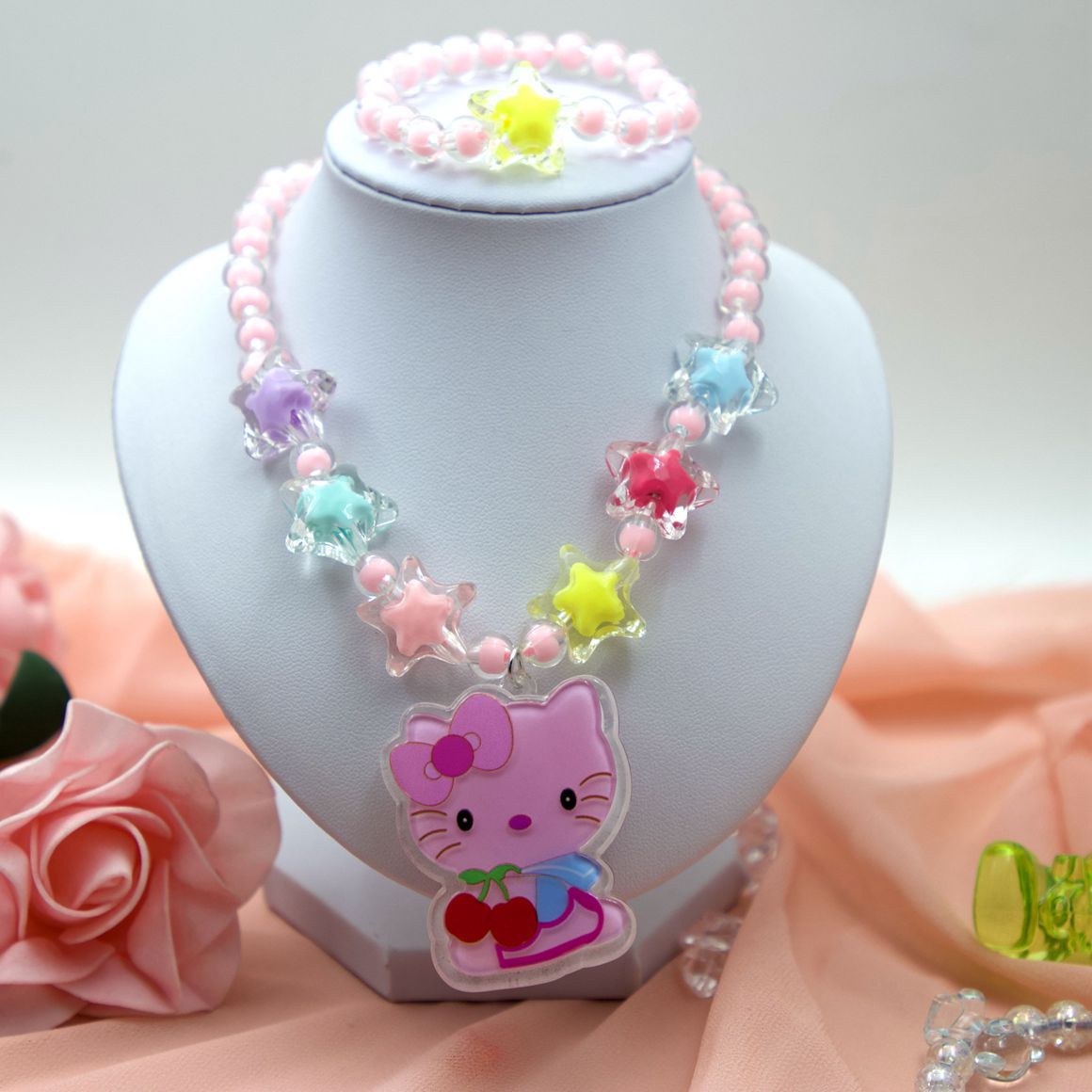 Directo de fábrica colgante luminoso collar traje de dibujos animados pulsera luminosa con luz joyería para niños joyería creativa al por mayor