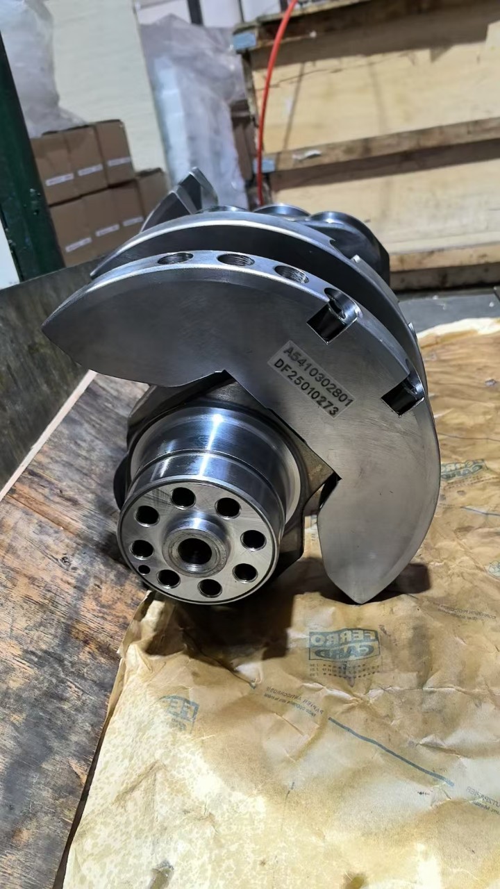 Suitable for Truck Om502Laom501La Om906 904 926 Crankshaft Auto Parts Manufacturer Camshaft