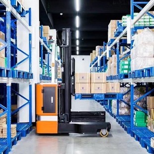Unmanned automated agv forklift body AGV handling trolley logistics storage latent intelligent transportation robot