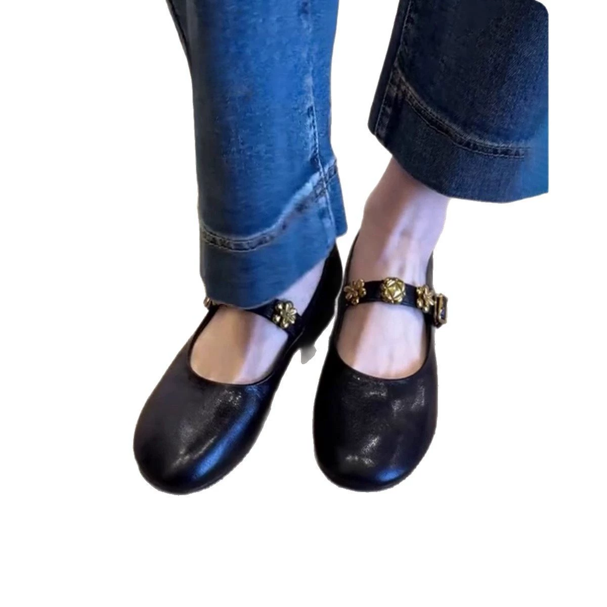 Редкая лампа? Actually need translation: Lan Cabinet Edition ~ Metal one-shaped buckle soft leather Mary Jane shoes for women French light mouth shoes low heel temperament ballet shoes