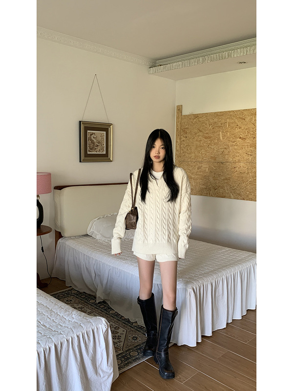红人馆套装女春秋季穿搭2025超火两件灰色高级毛衣短裤针织一整套|undefined