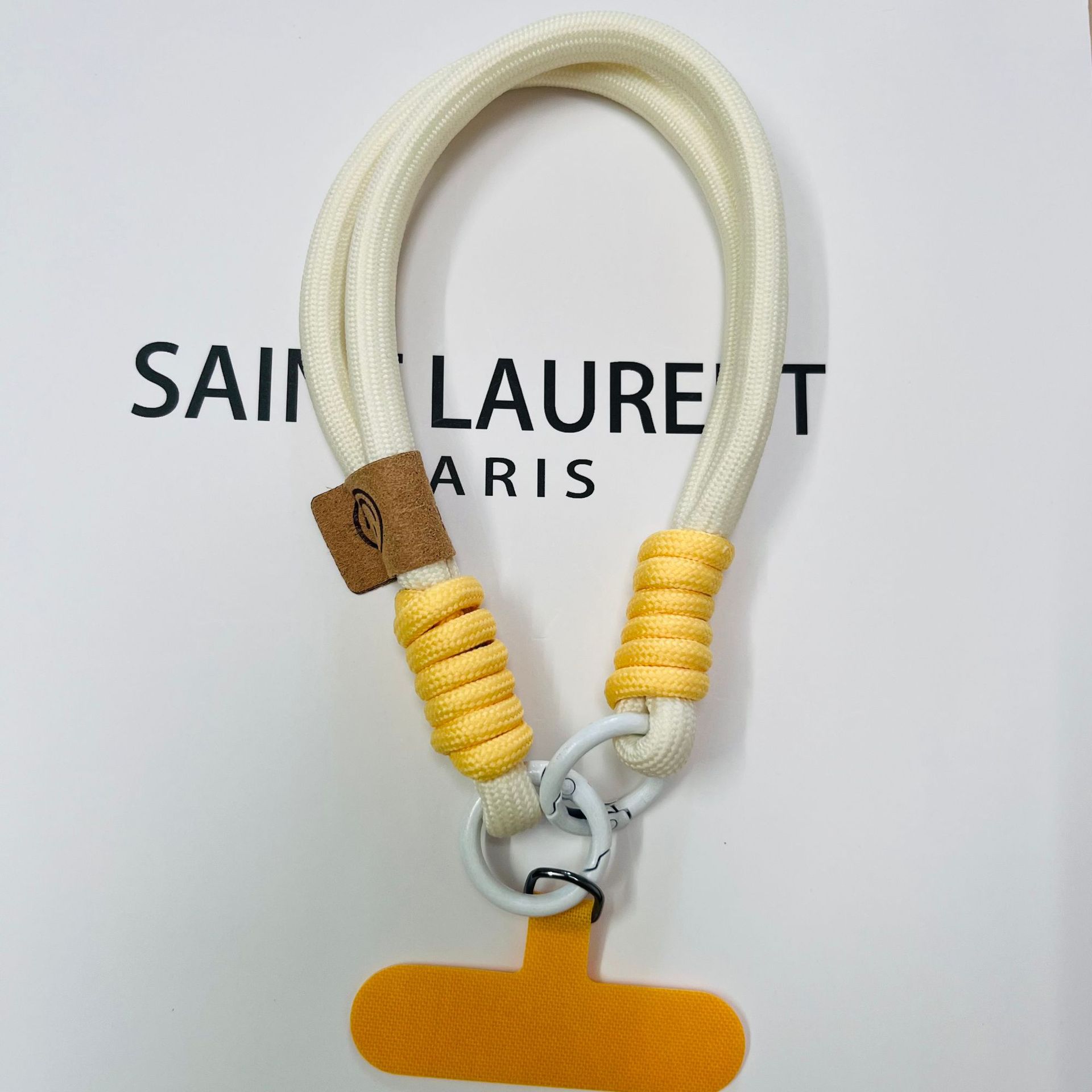 노란 밧줄 + 웃는 얼굴 + 스페이서