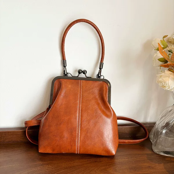 Vintage British Blue Kuqi Handbag 2025 New Women's Bag Fashion Commuter Shoulder Bag Clip Mouth Dinner Crossbody Bag