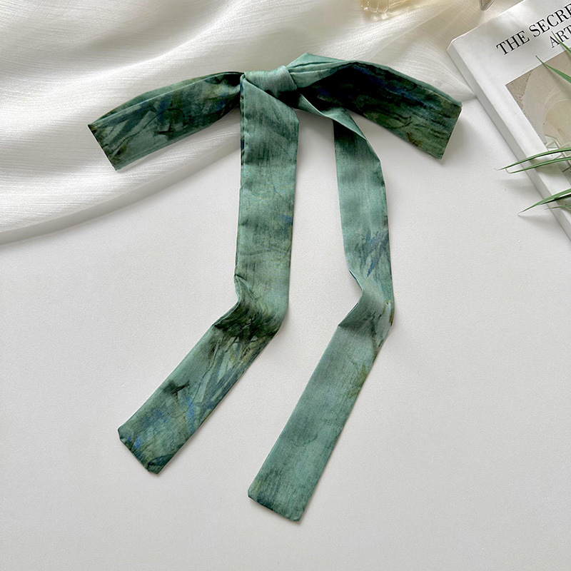 Bufanda larga de seda para mujer 2025 nuevo estilo coreano de alta gama verde verano delgada bufanda de seda lazo para el cabello diadema de bufanda de seda.
