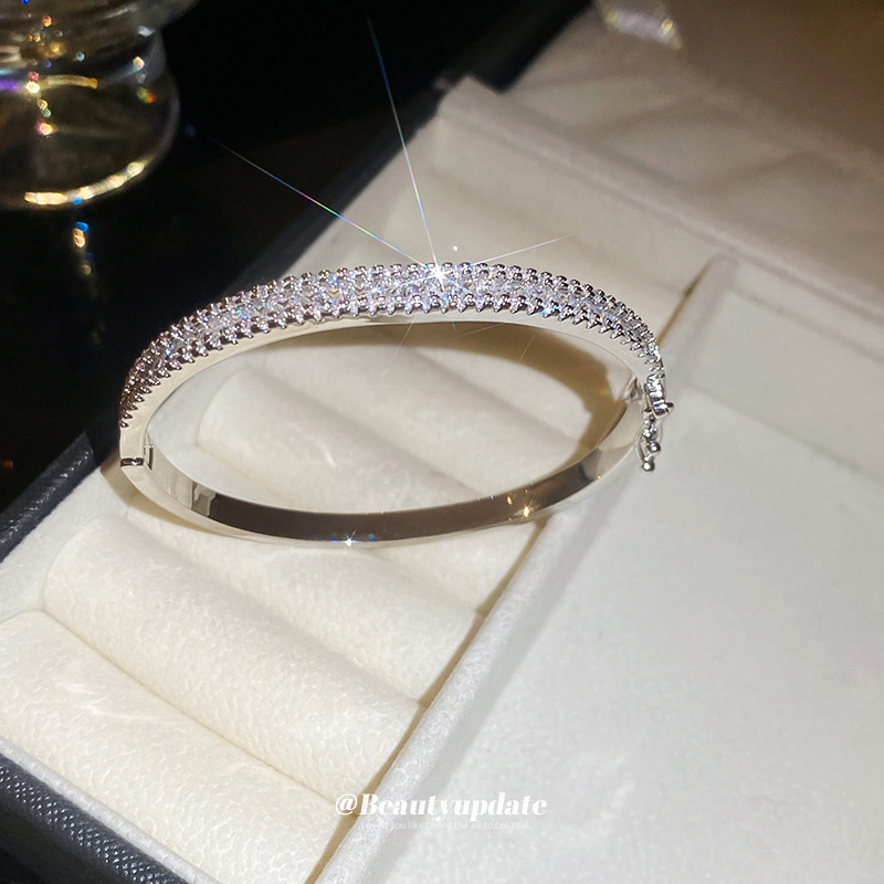 Pulsera con hebilla rectangular de circón, personalidad femenina, pulsera de temperamento de viento simple y frío, joyería de sentido avanzado de nicho al por mayor