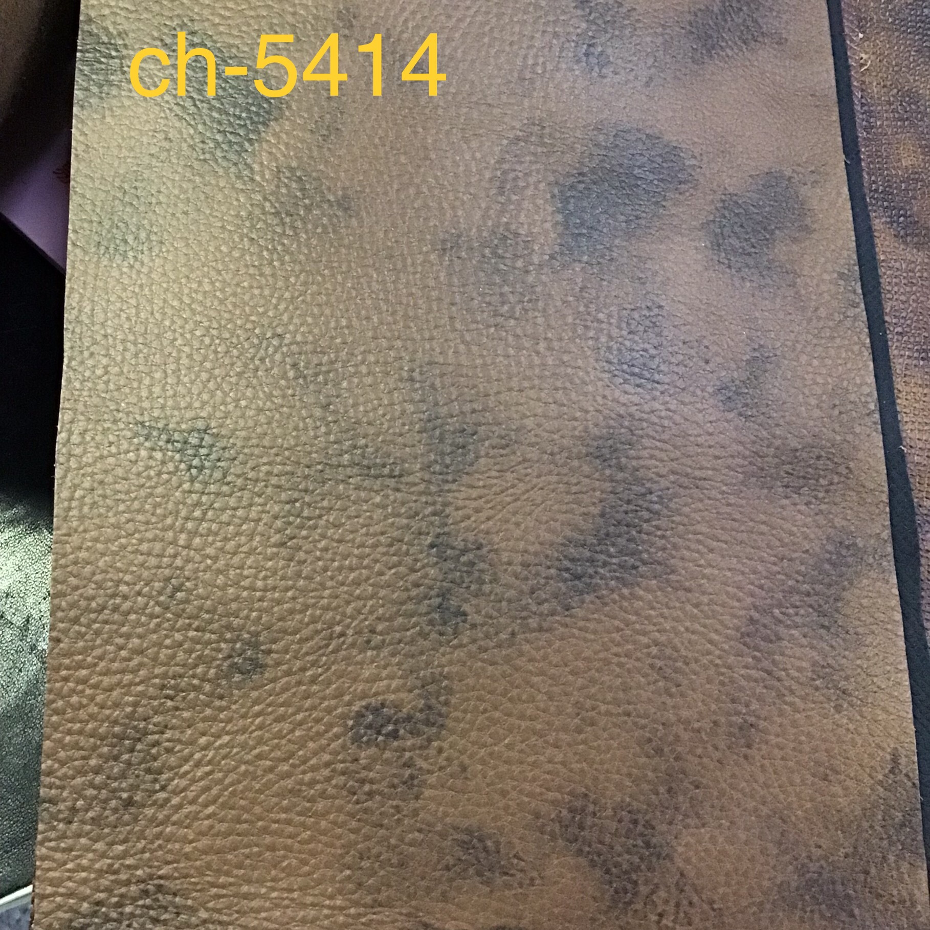 荔枝纹云彩牛皮头层皮料时尚服装箱包皮革面料
