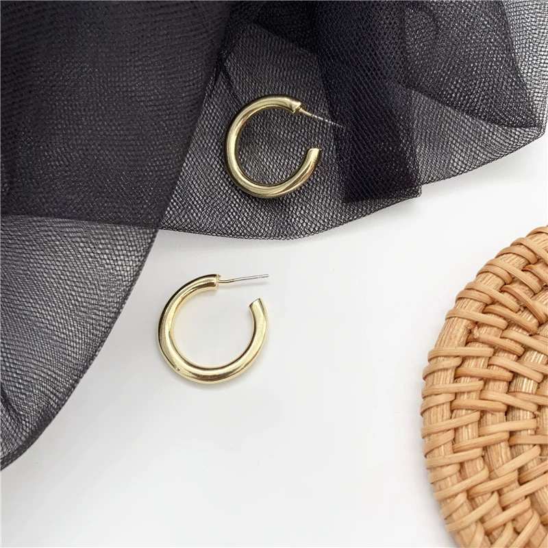 Retro sophisticated earrings, 2025 years, high-quality style, light luxury style