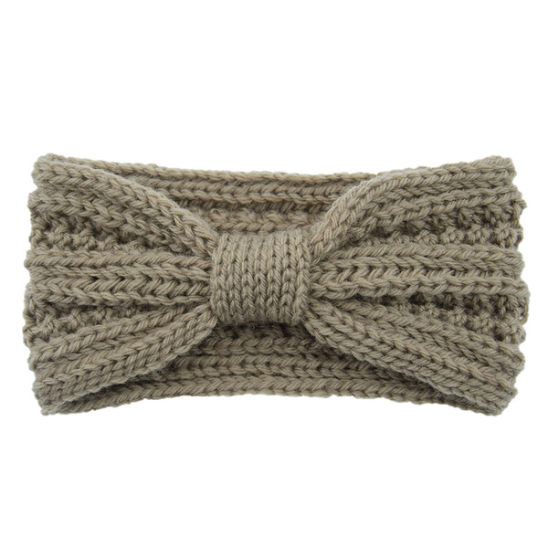 Knitted hairgrip with bow