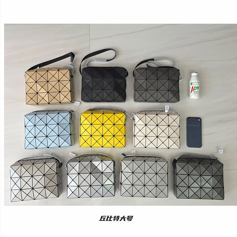 2026 Original New Model Cupid Large Portable Cube Bag Women's Pillow Box Bag Single Shoulder Crossbody Small Square Bag