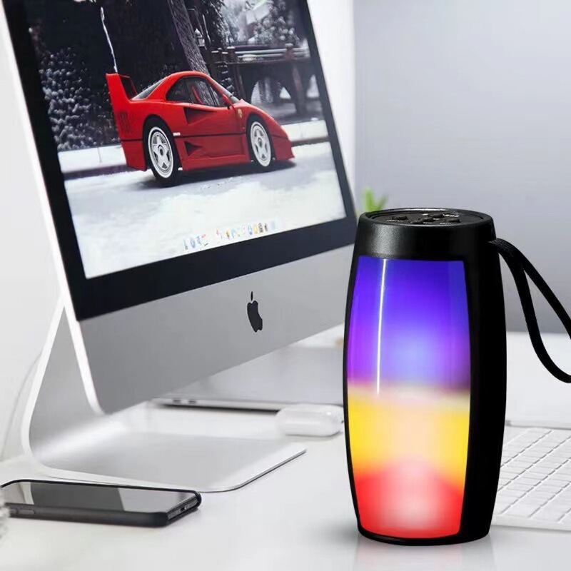 無線ブルートゥースの小さいスピーカーのサブウーファの家庭用のまぶしいカラーランプの屋外の携帯型のミニカードの音響|undefined