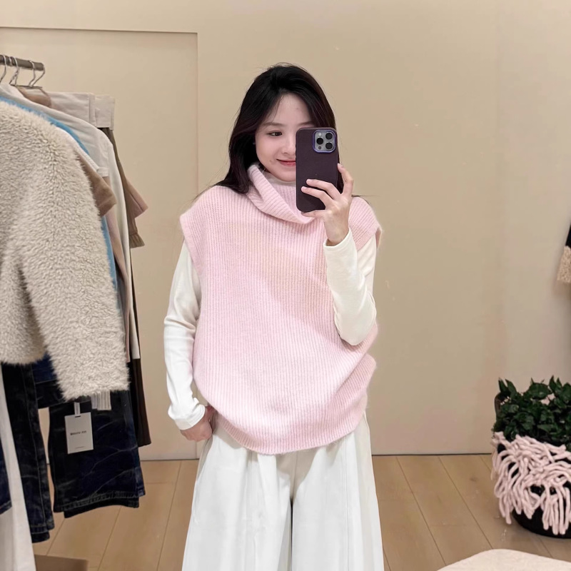 Korean-Style Pink High-Neck Sleeveless Knitted Vest for Women, Perfect for Spring, Looks Great on Petite Figures, Perfect for Layering