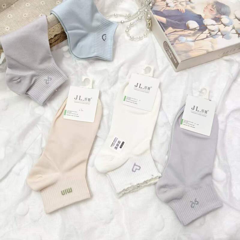 Women's Thin Cotton Flat Fashion Trendy Student College Style Simple Versatile Sports Short Ankle Socks Women's Thin Cotton Flat Fashion Trendy Student College Style Simple Versatile Sports Short Ankle Socks