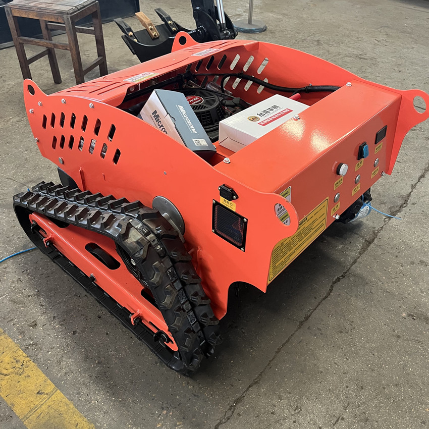 自走式果园割草碎草机 履带式园林草坪除草机 遥控割草机