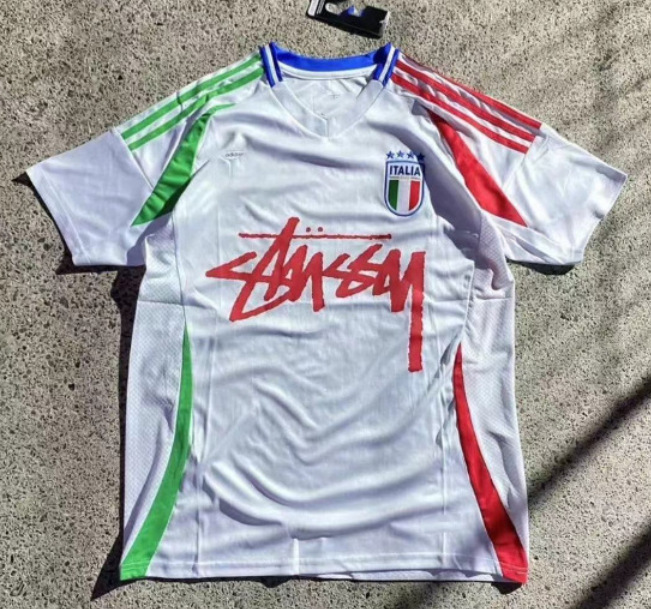 2425 Camiseta de fútbol de local y visitante transfronteriza italiana Edición especial Serie de camisetas Suministro directo de fábrica Edición conjunta