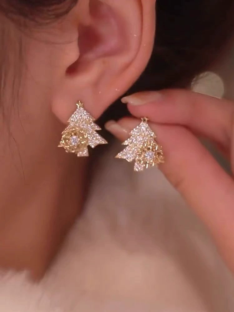 Asymmetrical Earrings, European Style for Elderly, Christmas Motifs, Lightweight 10 cm
