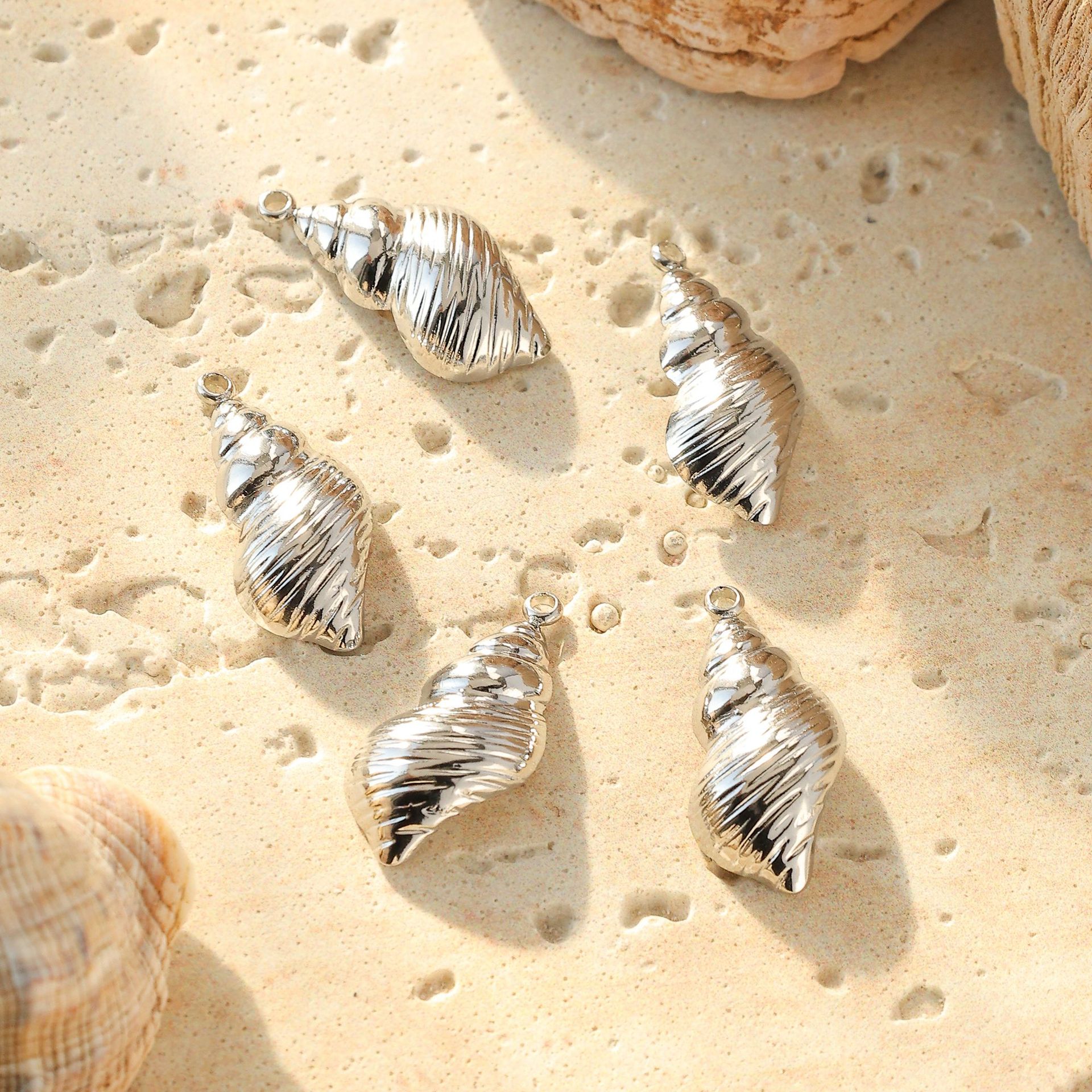 12 * 25mm Jewelry Making Size DIY Jewelry Accessories Classification 5 PCS/Package Quantity 5 PCS/Package 12 * 25mm 304 Stainless Steel Conch Pendant