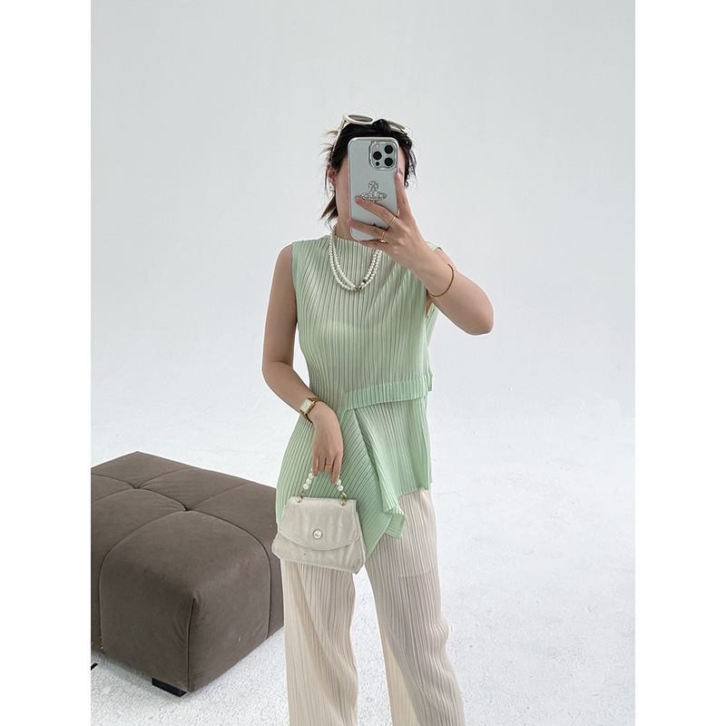 2025 Summer New Niche Design Round Neck Slim-fit T-shirt Women's Irregular Stitching Sleeveless Elegant All-match Top 2025 Summer New Niche Design Round Neck Slim-fit T-shirt Women's Irregular Stitching Sleeveless Elegant All-match Top