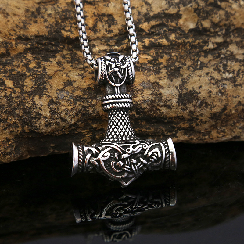 Titanium Dragon Hammer Pendant Necklace For Men Personalized Style_voghion.com