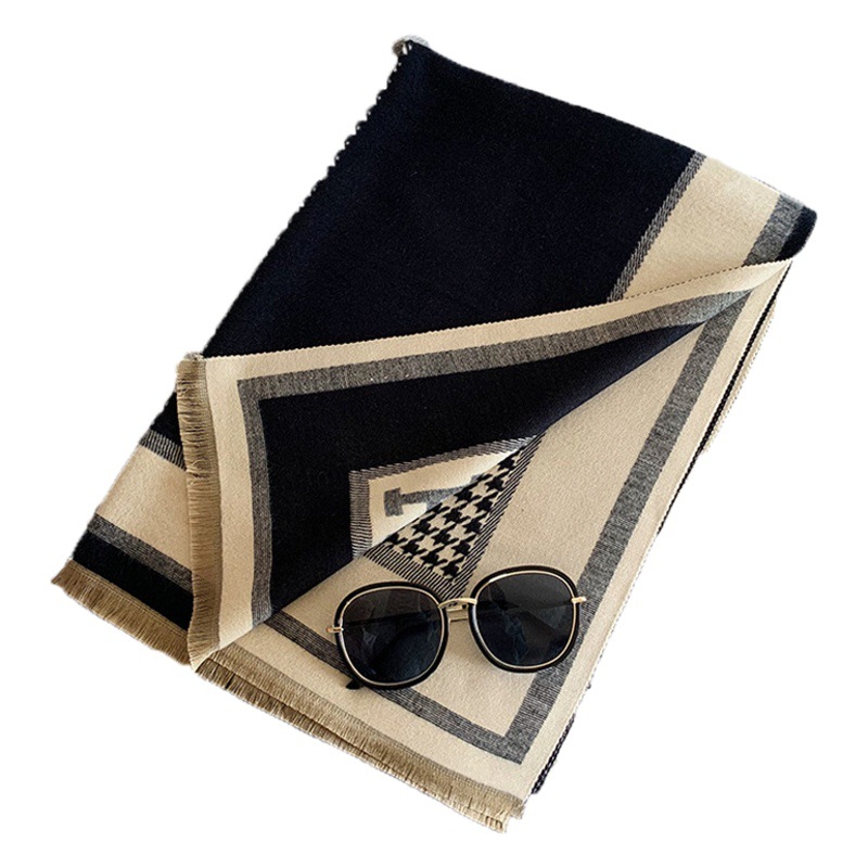 シンプルな千鳥格のマフラーの女性秋冬の新型は軽くて豪華な風の長いタイプに合わせて、カシミヤの保温のマントを厚くします。