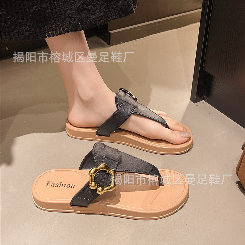 東南アジア 2025 新しいファッション多用途ビーチサンダル女性の四つ葉フラワーフラットソールアウターウェア夏のビーチサンダル|undefined