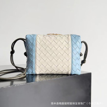 ���QŮ��2024�¿�ƴɫ�������W���r��С��Ƥ�μ�б�����Ƥ���C��