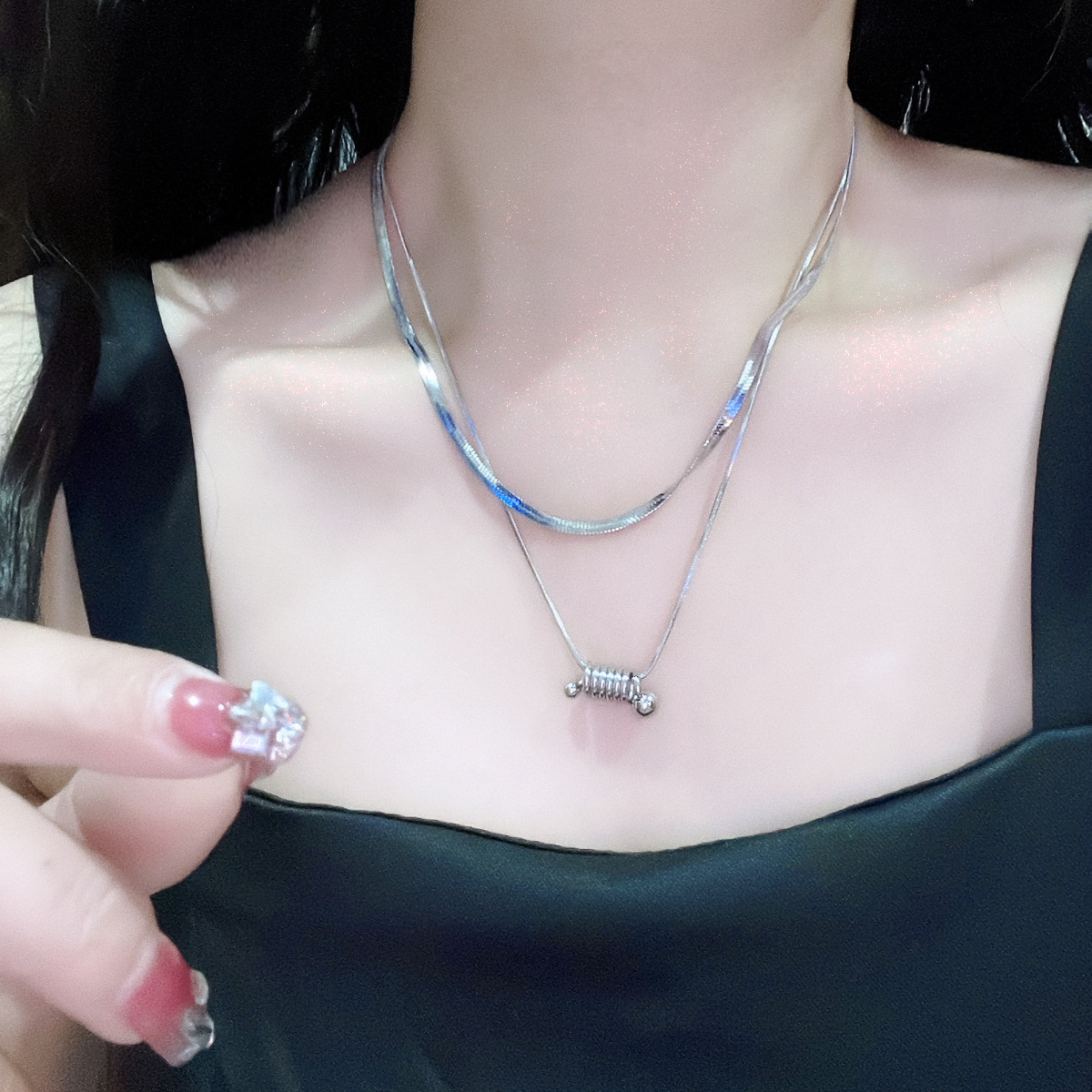 Women's high-end simple design accessories double-layer stacked titanium steel non-fading clavicle chain light luxury_voghion.com