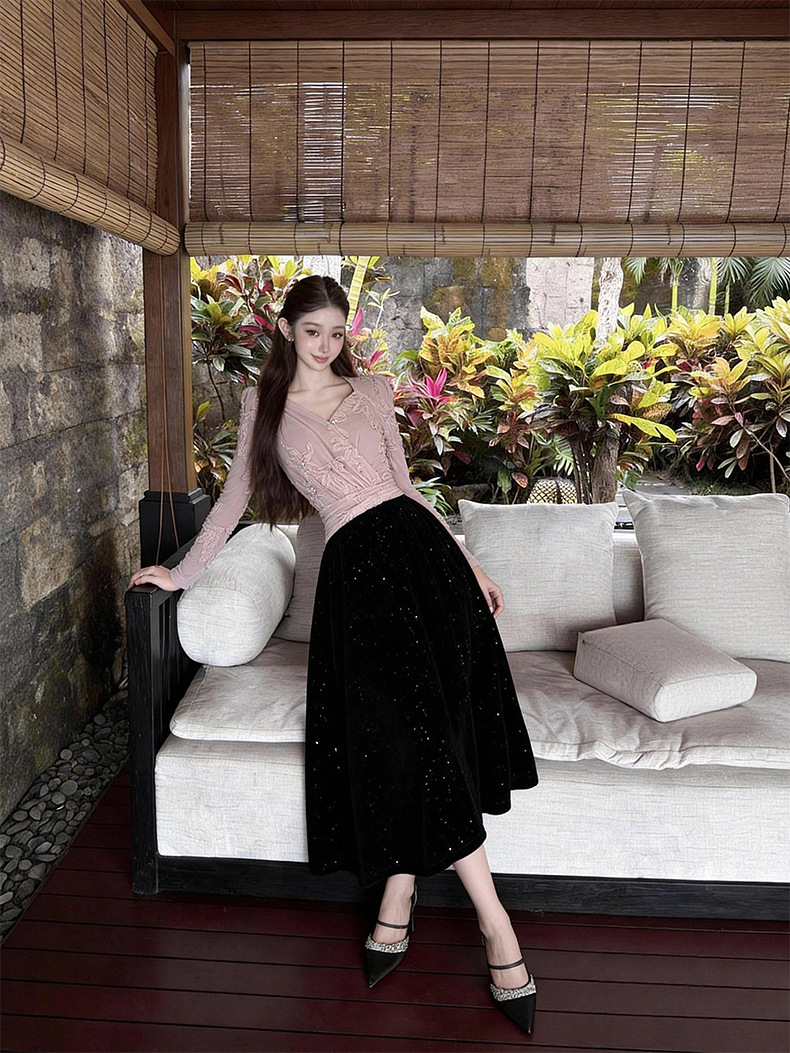 Đầm maxi nữ thắt eo ren kết hợp nhung xòe lớn — đen chi tiết 5