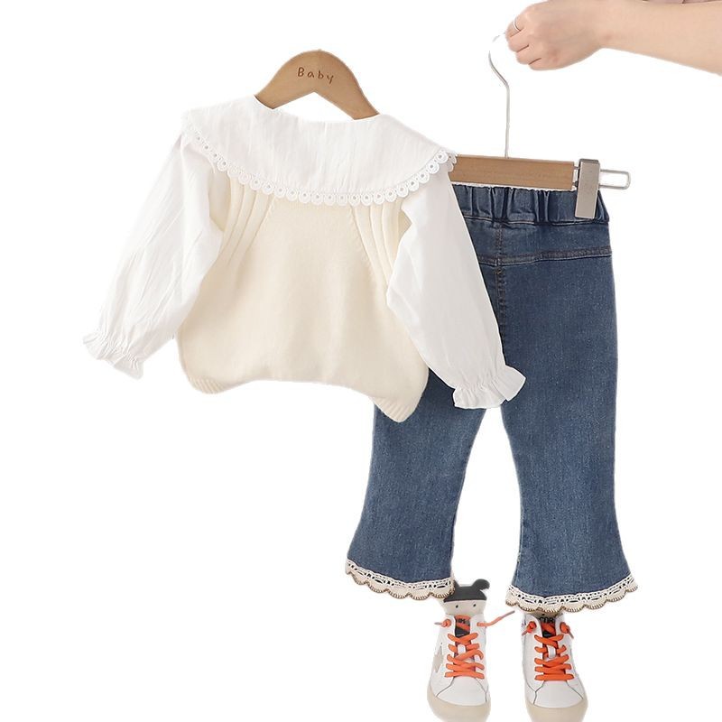 Conjunto de tres piezas para niños primavera-otoño 2025 – camisa con cuello doll, suéter y chaleco.