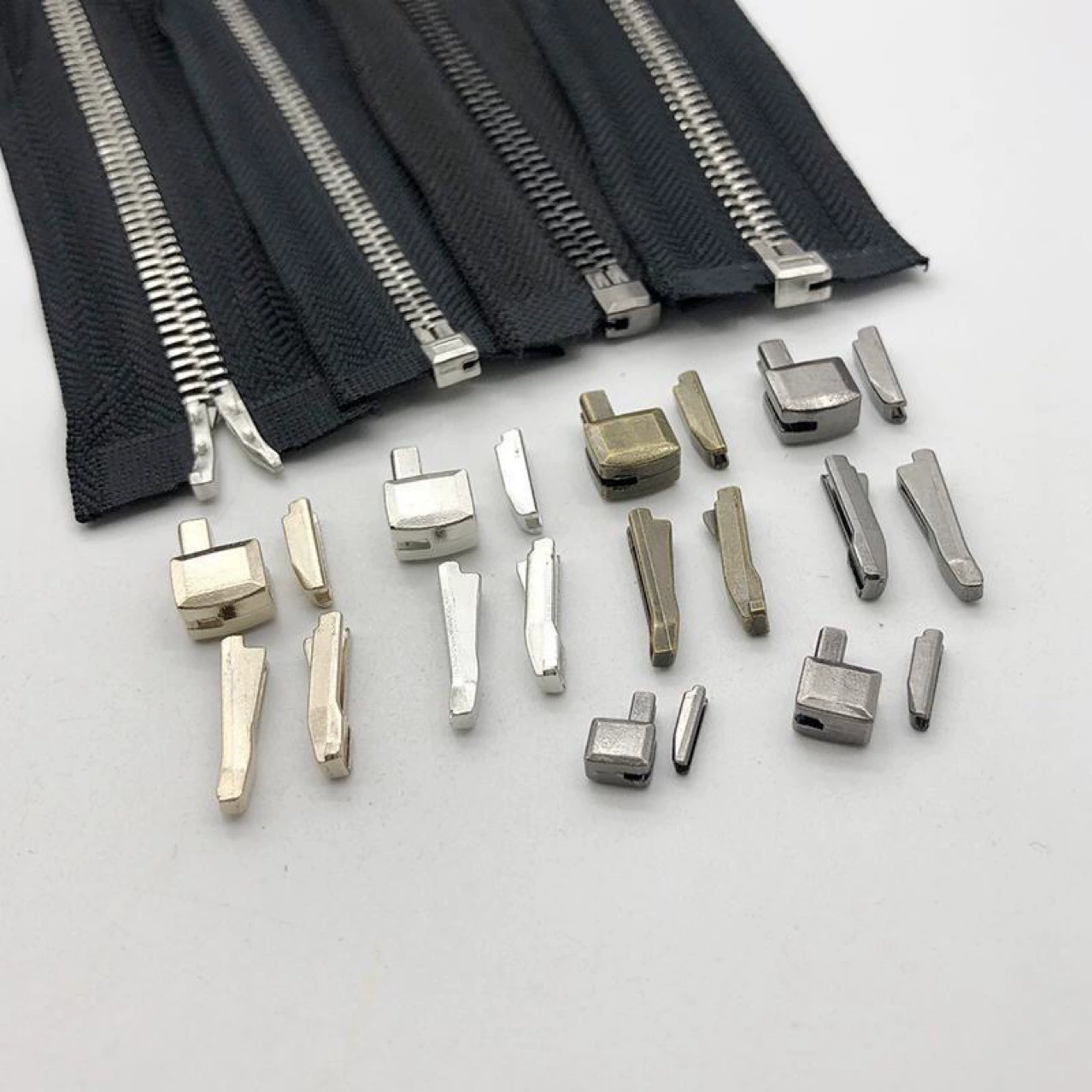 Запчасти для ремонта молний №3, №5, №8, левые и правые втулки для молний, запчасти для ремонта молний с двойным и одинарным открытием, оптом.