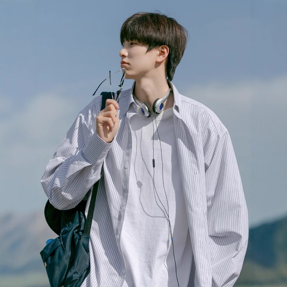 Camisa de manga larga a rayas japonesa para hombre primavera y otoño Camisa de manga corta estilo Hong Kong suelta chaqueta casual de alta calidad de moda