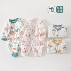 新生児の薄い綿の全衣の骨のない赤ちゃんの服の乳幼児は綿のワンピースの服の男女の赤ちゃんの服のワンピースの服を挟みます。