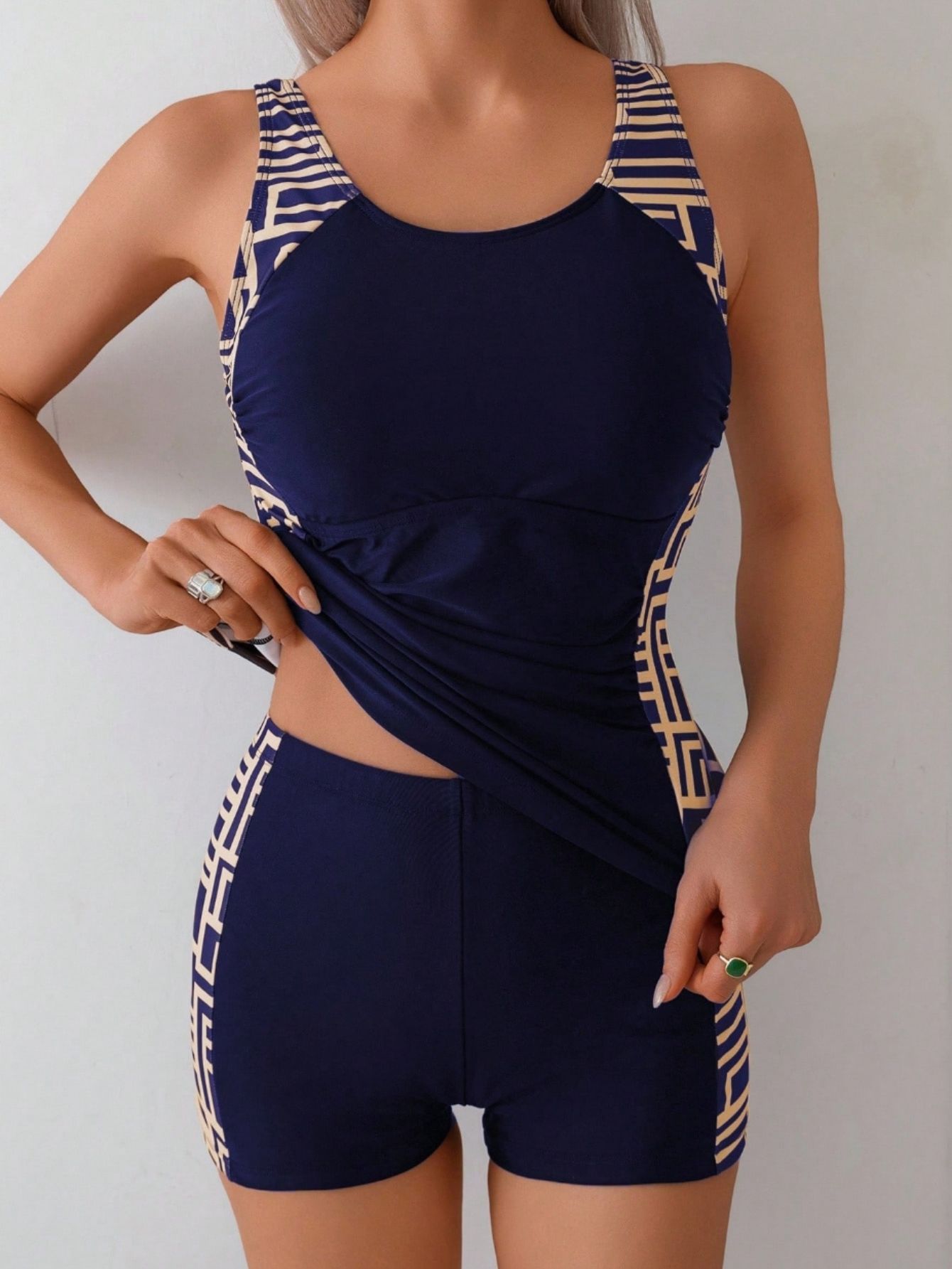 Set bikini donna canotta a righe senza maniche e boxer shorts_voghion.com