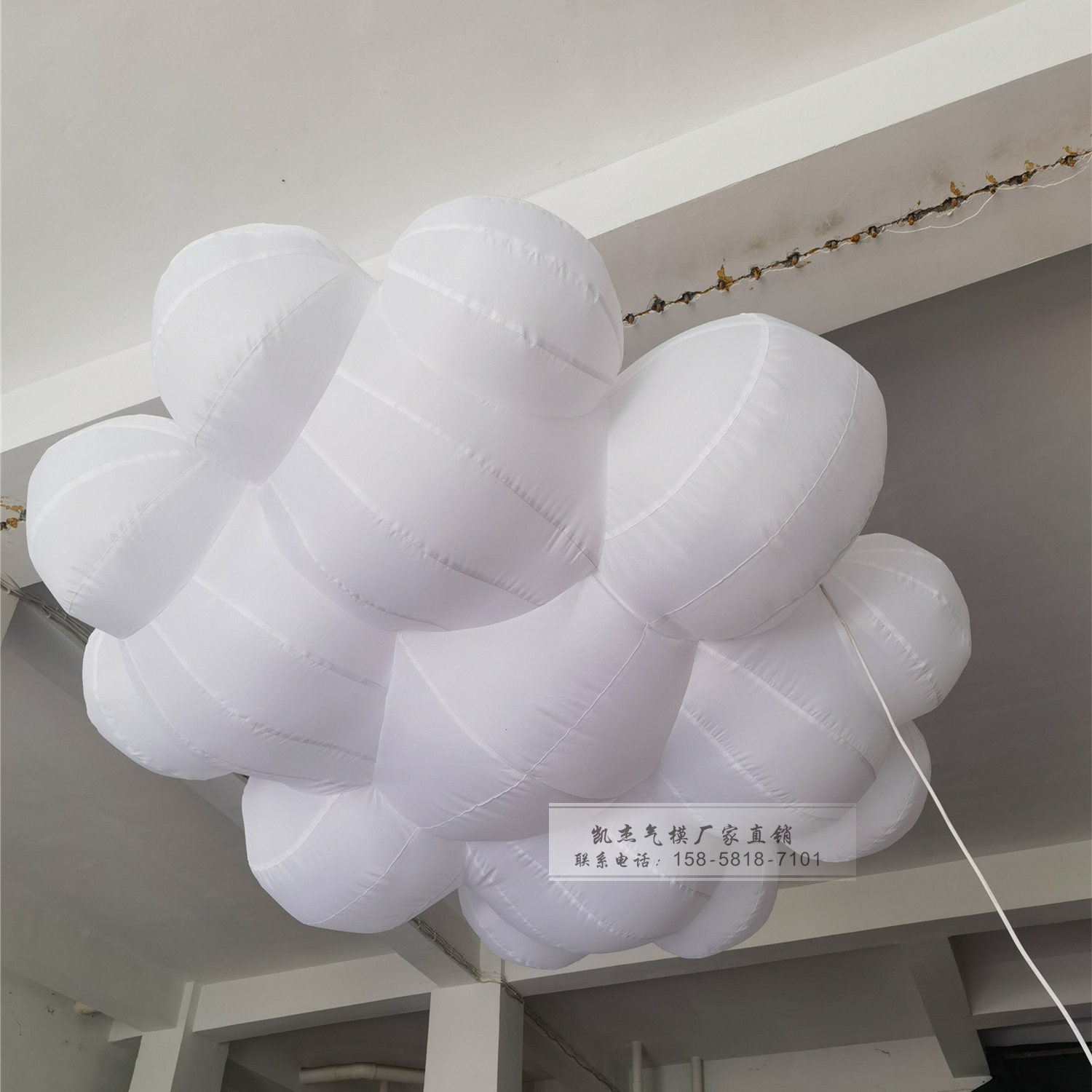 充气悬挂发光云朵气模商场中庭装饰充气星星云朵仿真气球空飘广告