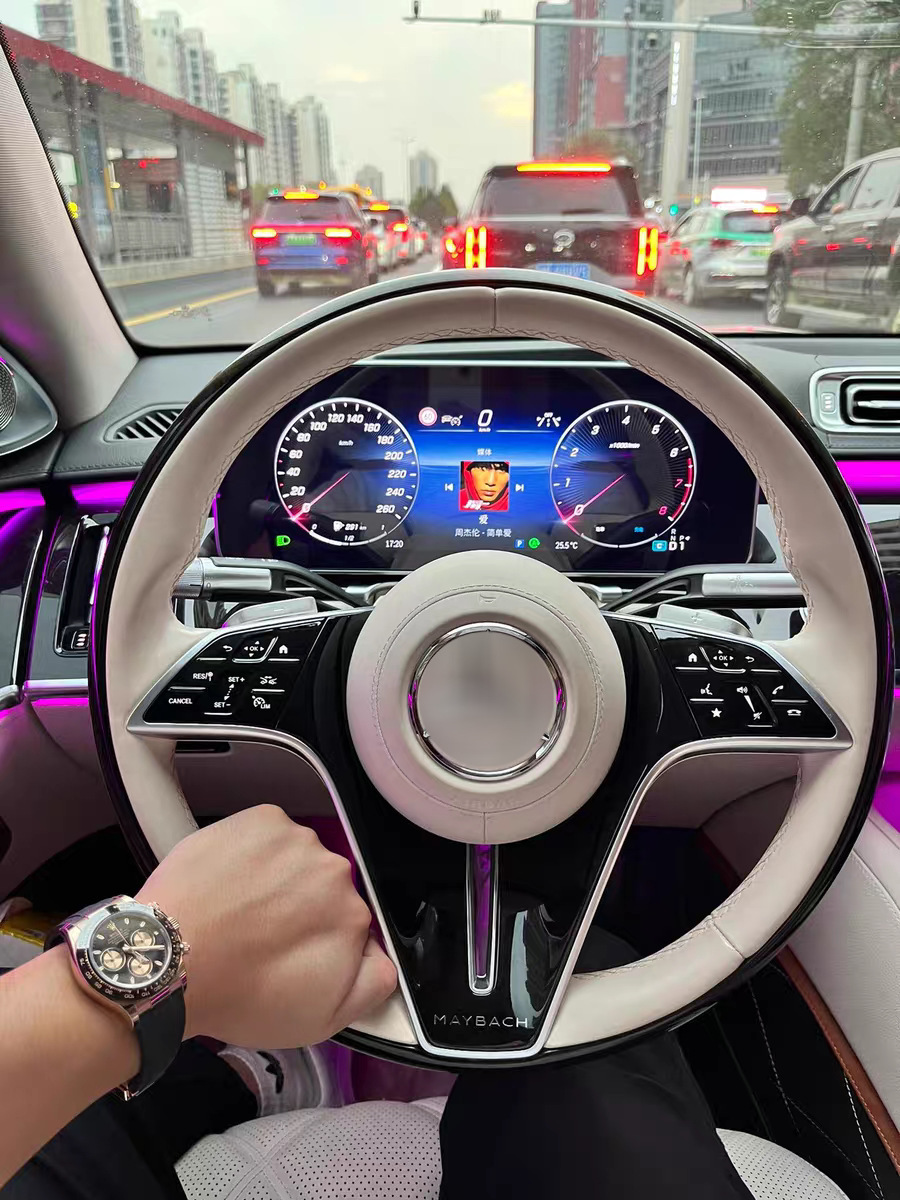 Suitable for Mercedes E-Class S-Class S400 S450 original factory walnut wood Mercedes steering wheel, modified to the new Maybach steering wheel