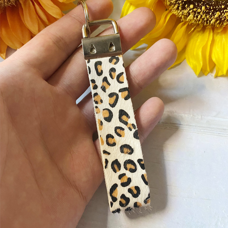 Cow Pattern Pattern Retro Classic Style Cow Pattern Pu Leather Metal Unisex Bag Pendant Keychain