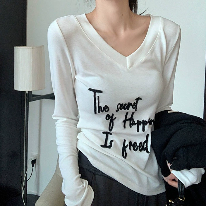 Мягкая клеевая бархатная нижняя рубашка женская белая осень-зима новая футболка с длинным рукавом V-образным вырезом женская бархатная теплая дикий топ