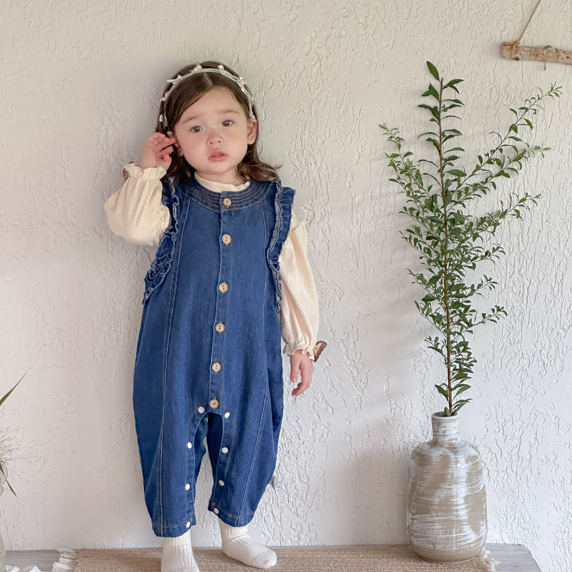 2025 primavera de un año para niñas coreanas primavera mezclilla de dos piezas para bebés traje de salida de dos piezas