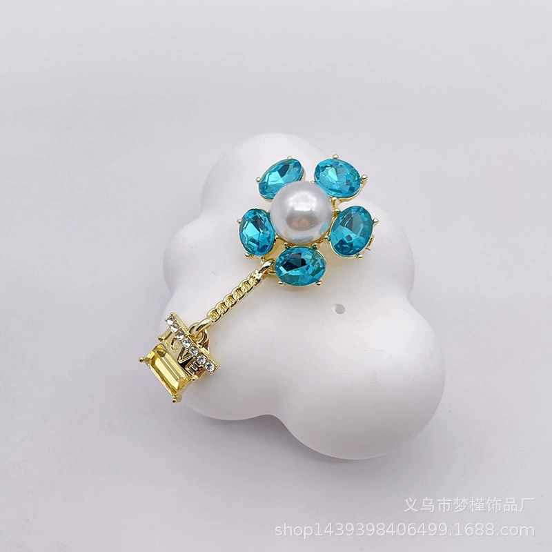 Фигурная брошь цветок, защитное нижнее белье из жемчужной лацк with pin?