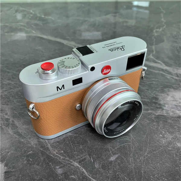 Brown body, Silver short lens