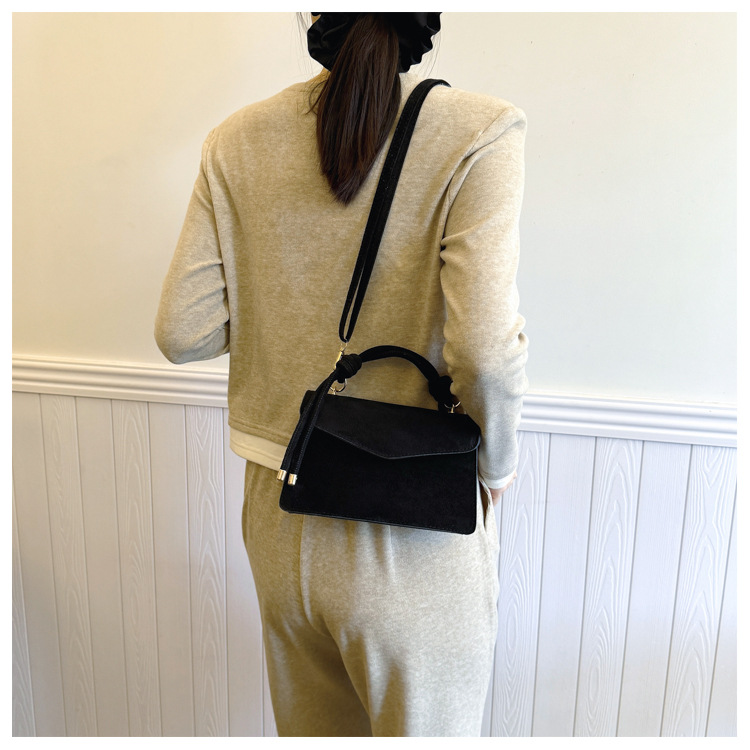 232g Weight Synthetic Leather Lining Material Magnetic Buckle Closure Type Single Shoulder Strap, Top Handle Strap Type Crossbody Bag Bags Type Casual, Daily, Shopping Occasion Pu Leather Material Solid Color Pattern All Seasons Season Women's Gender Basic Style Square Shape Women's Pu Leather Solid Color Basic Square Magnetic Buckle Crossbody Bag 3