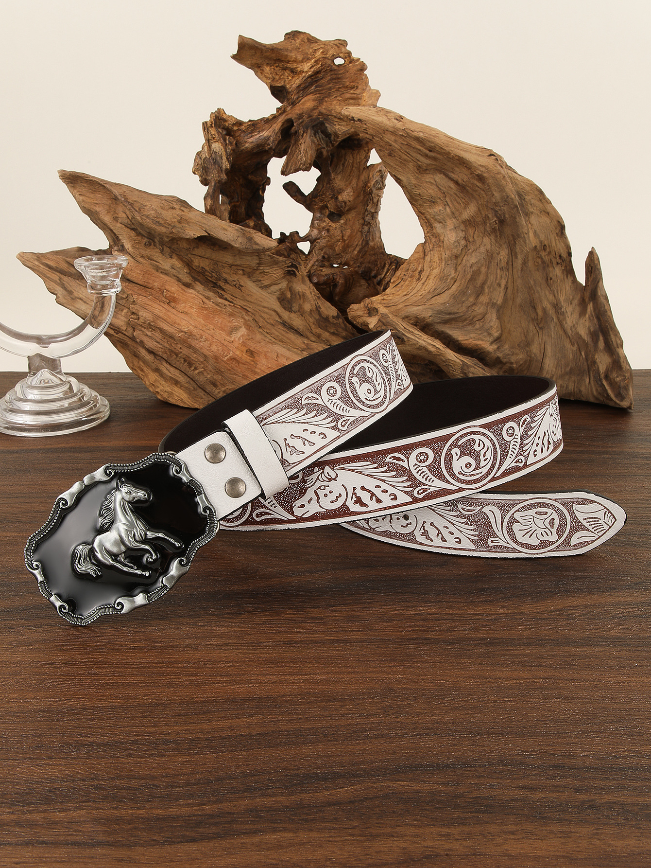 Modischer Ledergürtel für Herren, Vintage-Schnallengürtel, personalisierter Gürtel für junge und mittelalte Männer, geeignet für Jeans, Alltags- und Allzweckkasualstyle, schlichter Herrengürtel.