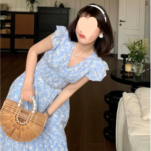 Summer French-style gentle-aura blue hydrangea-neckline dress with delicate flutter sleeves—women's niche, waist-defined, figure-flattering maxi gown