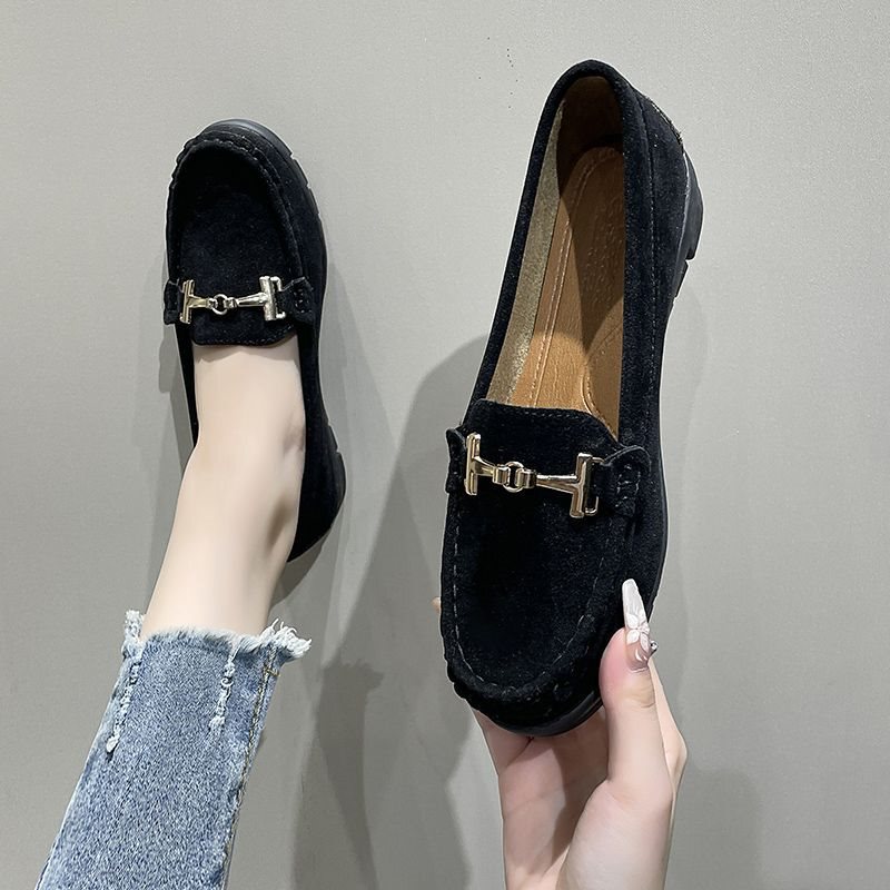 Cute, Super Soft, Shock-Absorbing, Low-Top, American-Style Sports and Casual Women's Shoes for Outdoor Wear, with Chain Detail, Flat Sole, Suitable for Office and Dating, Versatile Cute, Super Soft, Shock-Absorbing, Low-Top, American-Style Sports and Casual Women's Shoes for Outdoor Wear, with Chain Detail, Flat Sole, Suitable for Office and Dating, Versatile