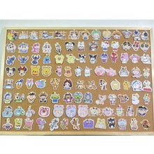 现货百款卡通汽车香片 香薰片挂式创意去异味车内后视镜装饰挂件