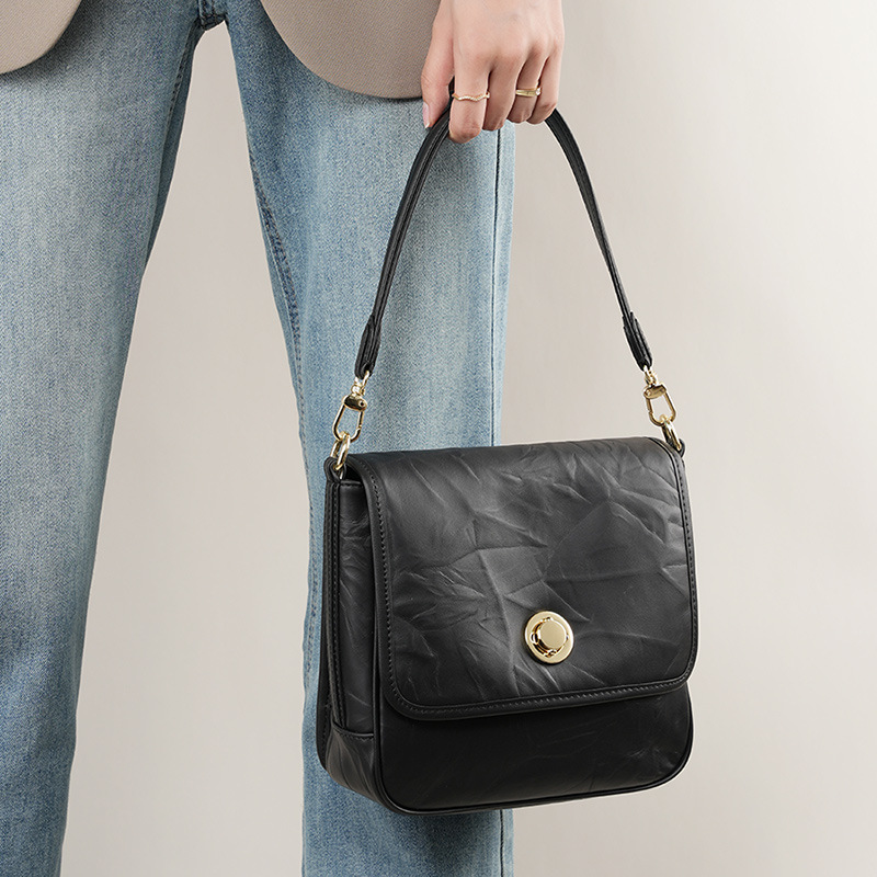 2023 New Hand Grab Pattern Cowhide Underarm for Women High Grade Pleated Black Tote Cross Shoulder Bag_voghion.com