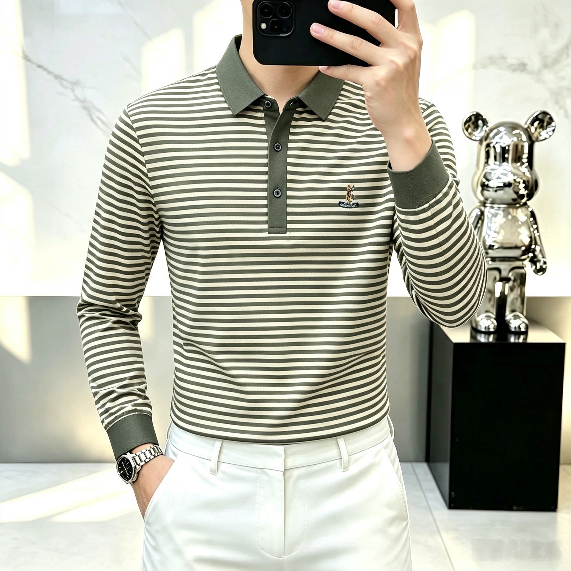 Comfortable, breathable, stylish, and simple striped long-sleeved T-shirt for young men, new spring and autumn style, versatile base layer.