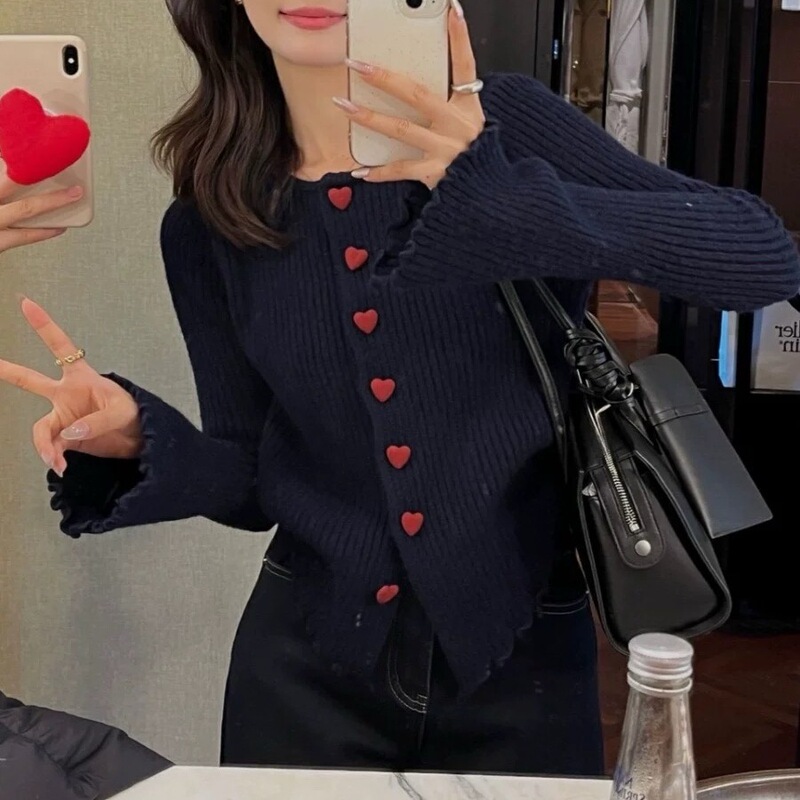 2025秋冬新款设计感木耳边爱心扣针织开衫女软糯修身显瘦毛衣外套|undefined