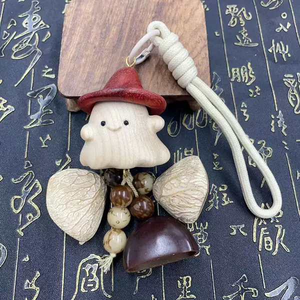 Yunnan Plant Fruit Shell Series Solid Wood Elf Cat Fruit Shell Pendant Hand-Held Ornament Wholesale Fruit Shell Finished Products